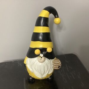 Bee gnome